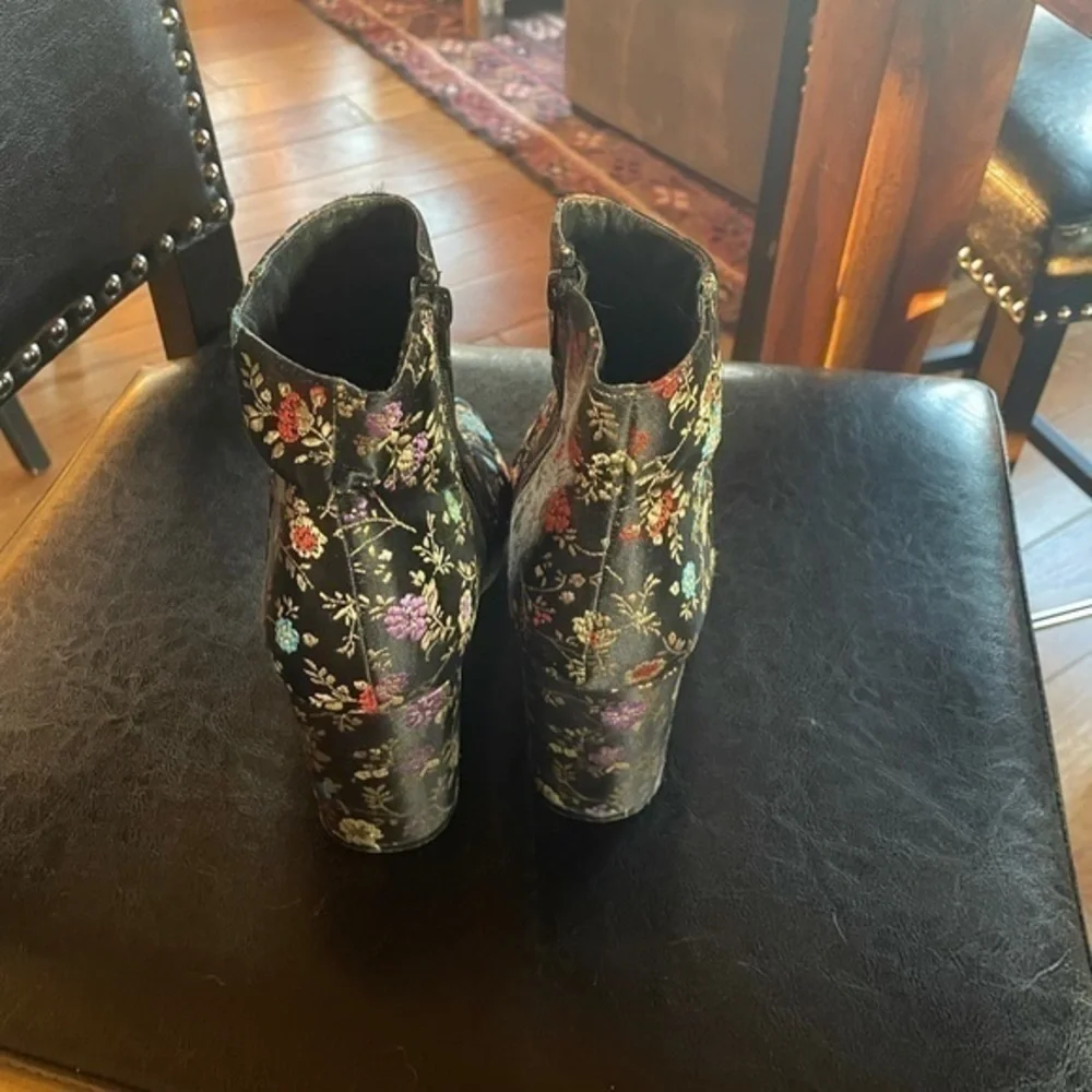 Flower ankle high booties